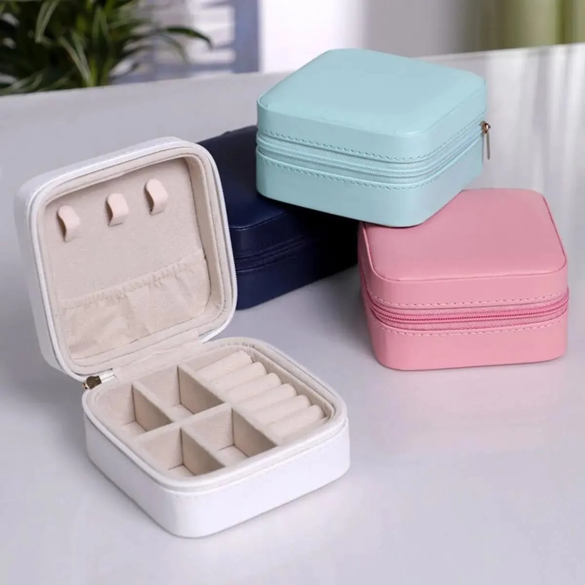 Jewellery Storage Box leather Jewelry Stand Earrings Ring Box Cosmetics Beauty Container Organizer (random color)Made in China - Image 2
